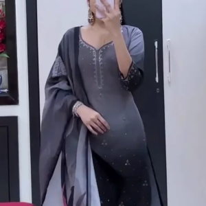 Graceful Grey Embroidered Kurta Set with Dupatta – Timeless Ethnic Elegance
